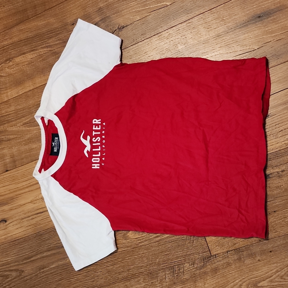 Hollister t-shirt